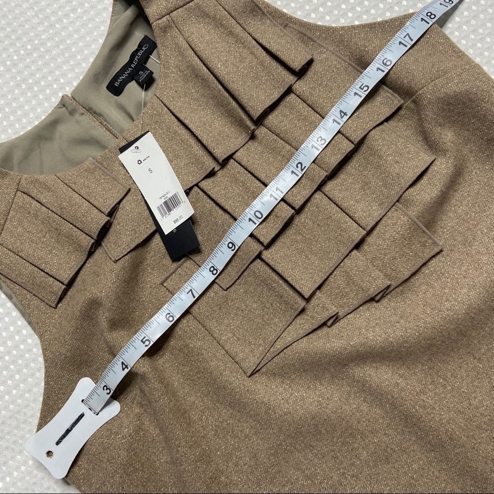NWT BANANA REPUBLIC - box-Pleat ruffle sparkling top - Picture 6 of 8